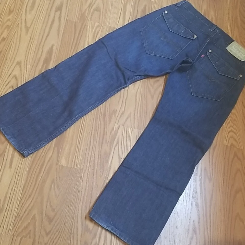 Levis excellent use